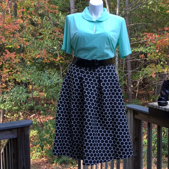 Lined/ pleated polka dot pinup skirt size 3X - Picture 3 of 9